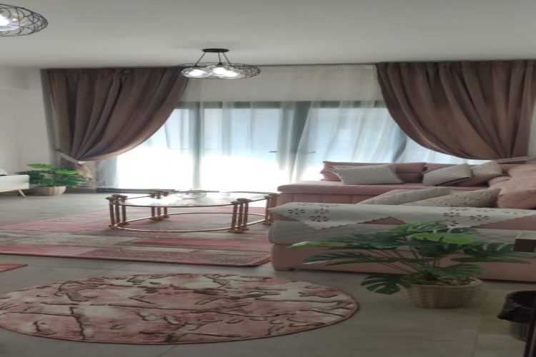  سكن فندقي بإطلالة طبيعية خلابة – شقة مميزة في بريفادو مدينتي للإيجار 