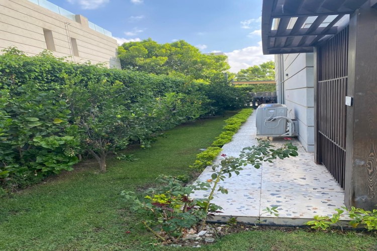  Villa for Sale in a Prime Location-Alburouj 