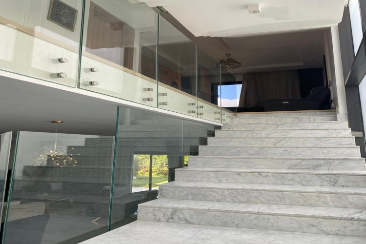  Villa for Sale in a Prime Location-Alburouj 